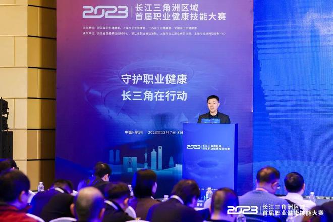 利物浦采用 利物浦采用